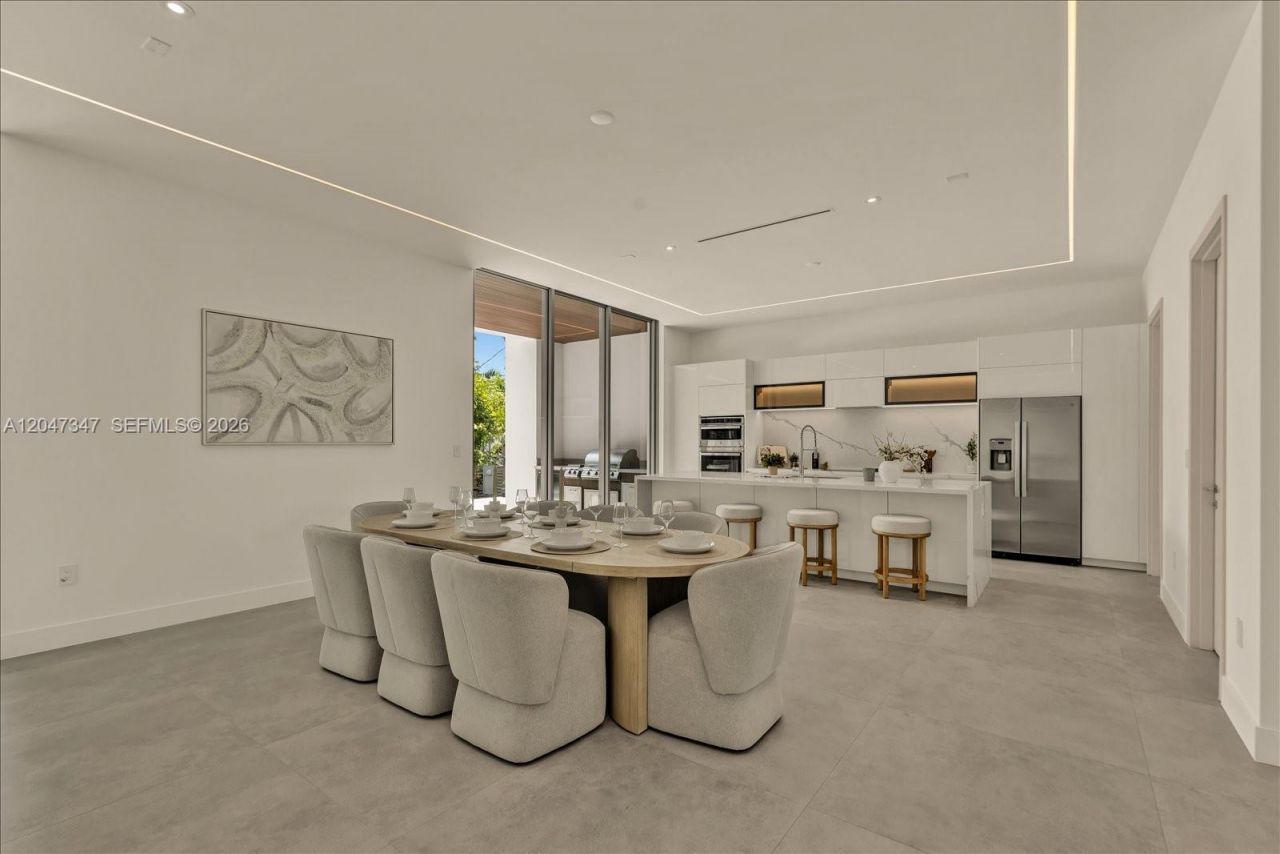 7701 Coquina Drive, North Bay Village, FL 33141 Photo