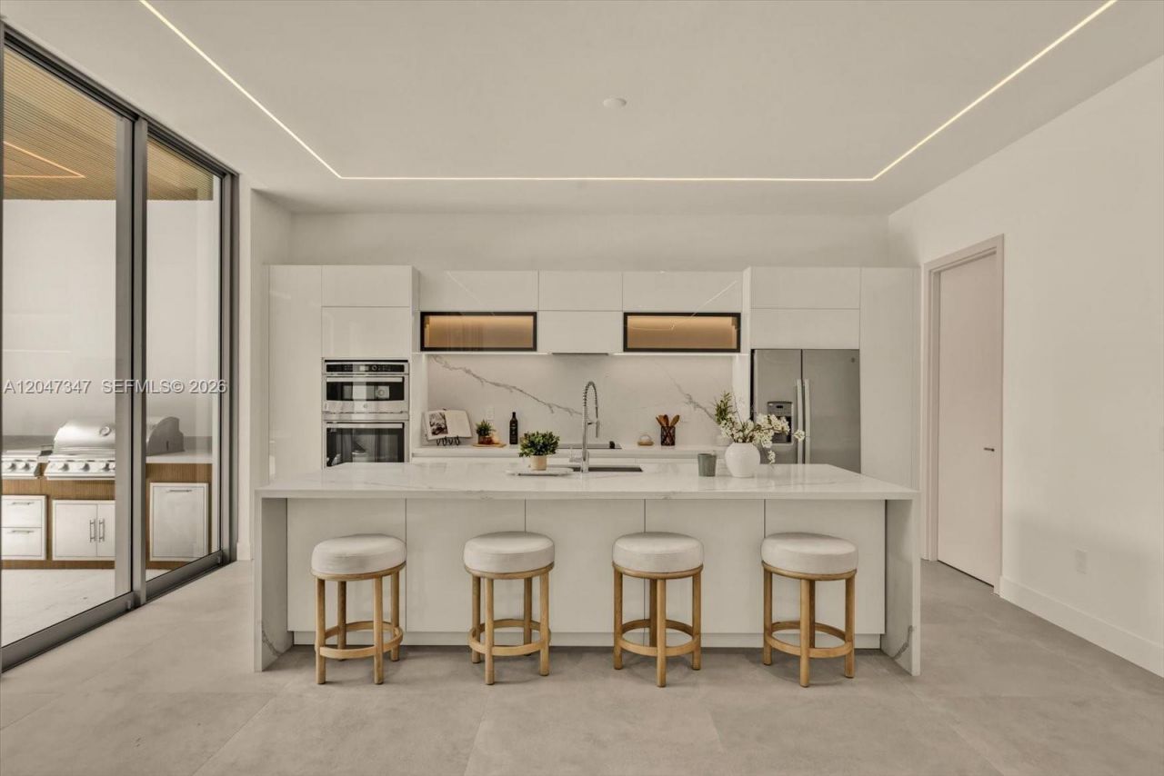 7701 Coquina Drive, North Bay Village, FL 33141 Photo