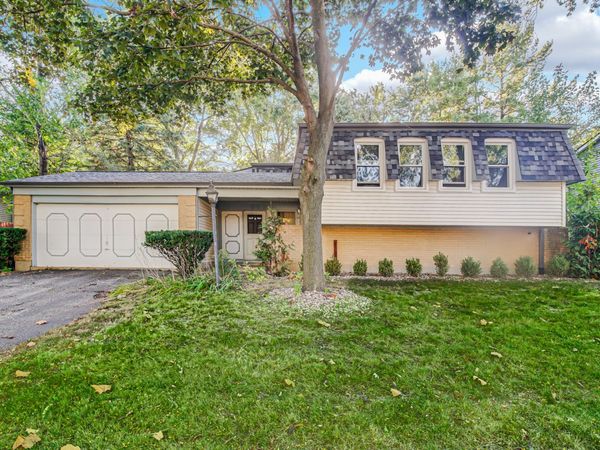 308 Pacific Drive , Bolingbrook, IL 60440