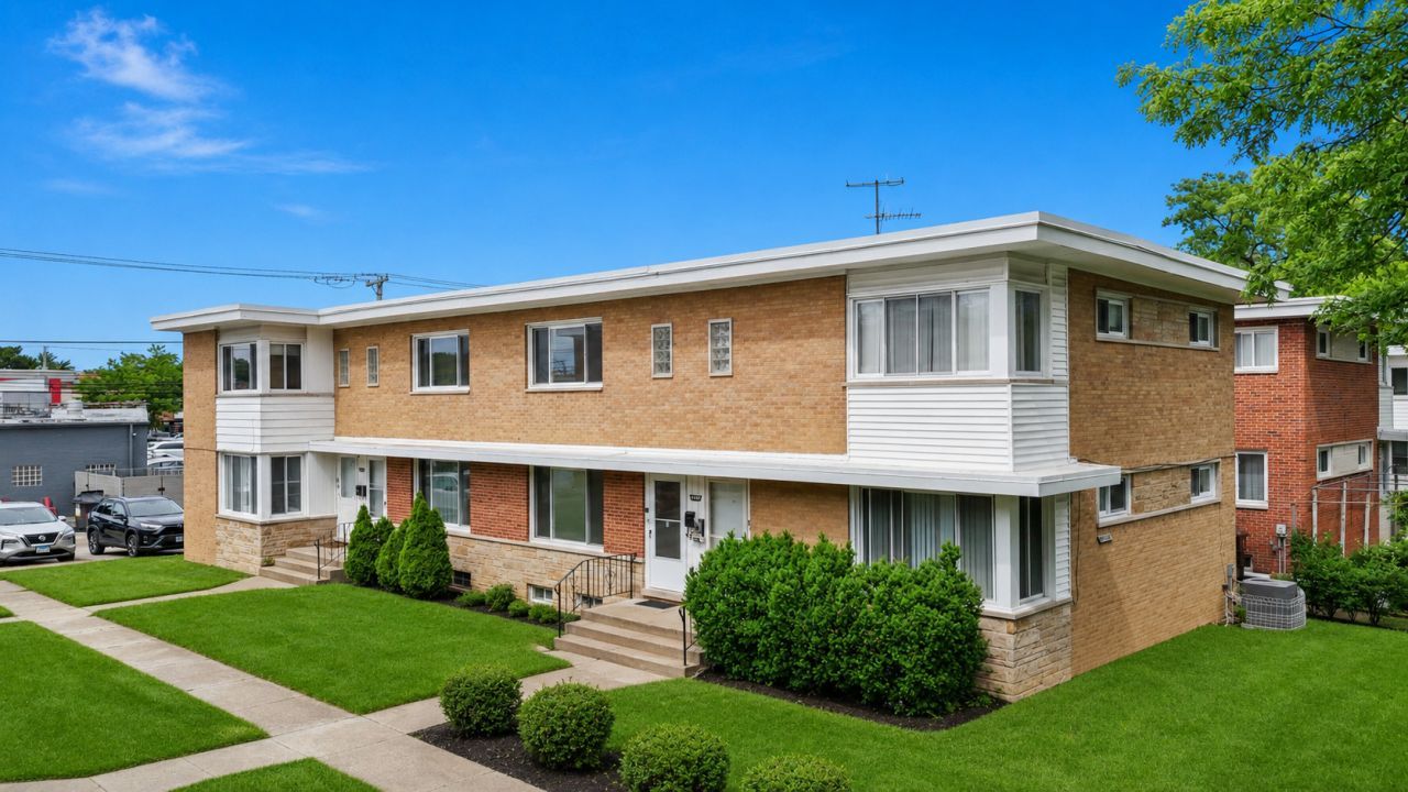4864 Carol Street, Unit B, Skokie, IL 60077 Main Photo