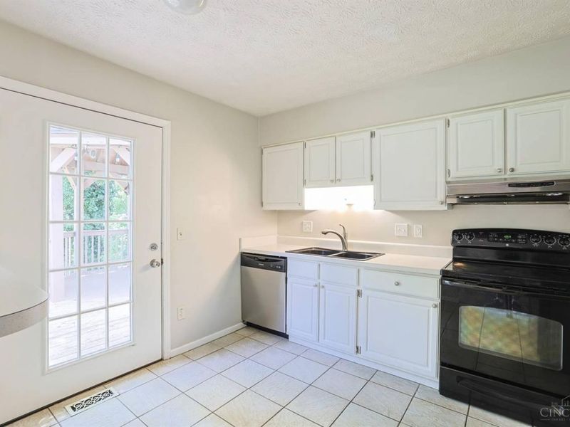 7807 Heatherglen Drive, Anderson Twp, OH 45255 Photo 8