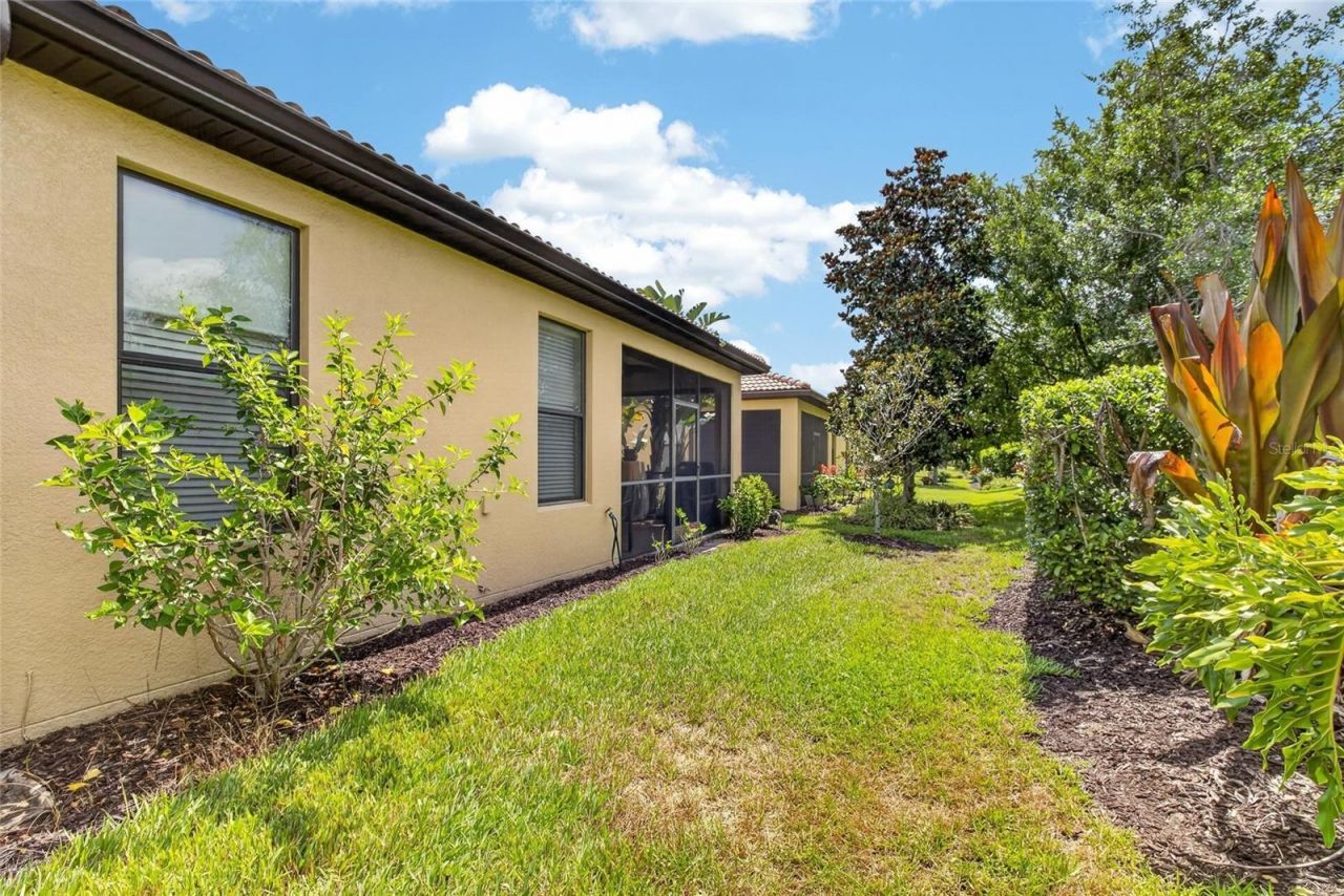 342 Bluewater Falls Court , Apollo Beach, FL 33572 Photo