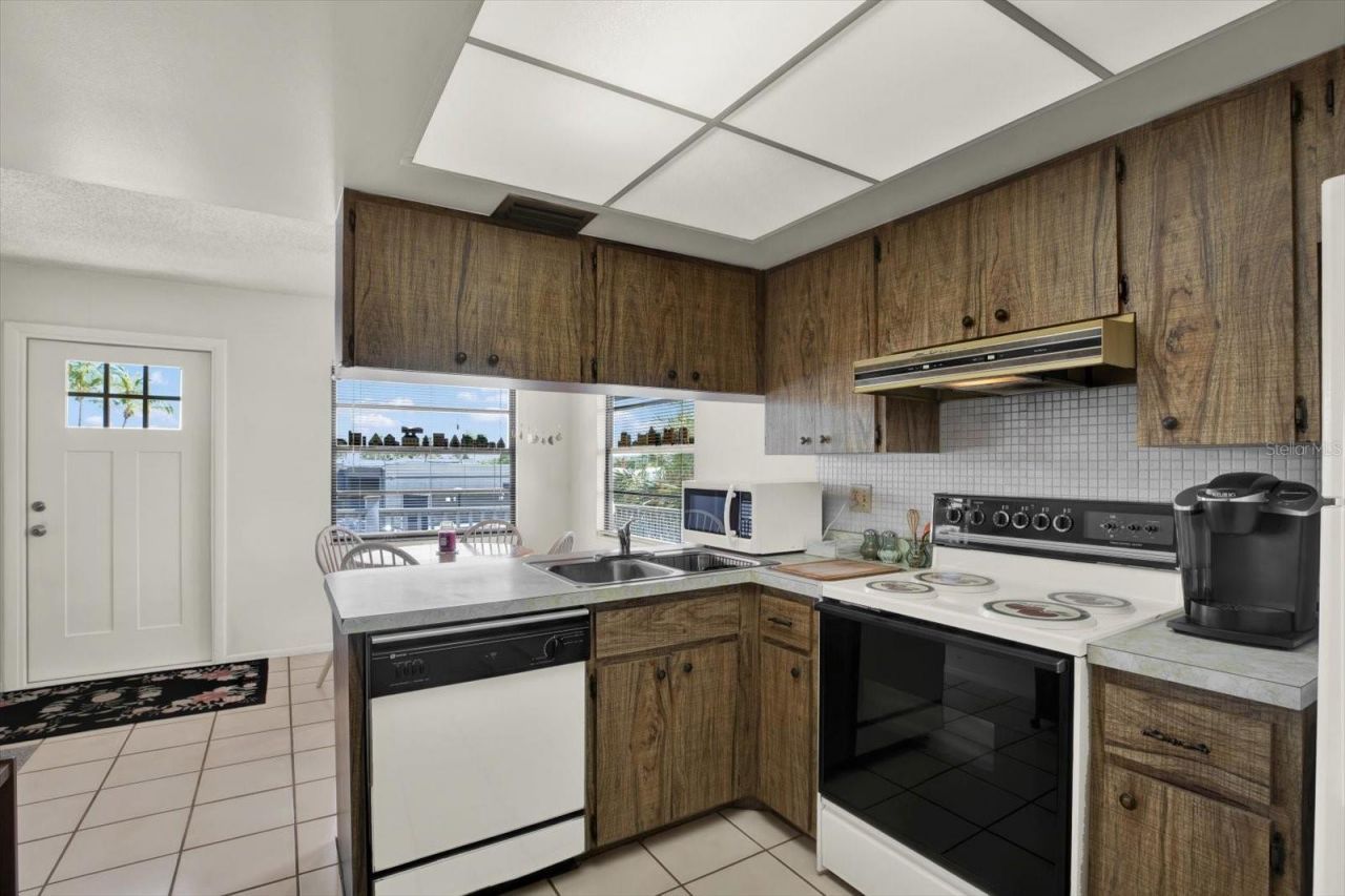 315 58th Street, Unit D, Holmes Beach, FL 34217 Photo
