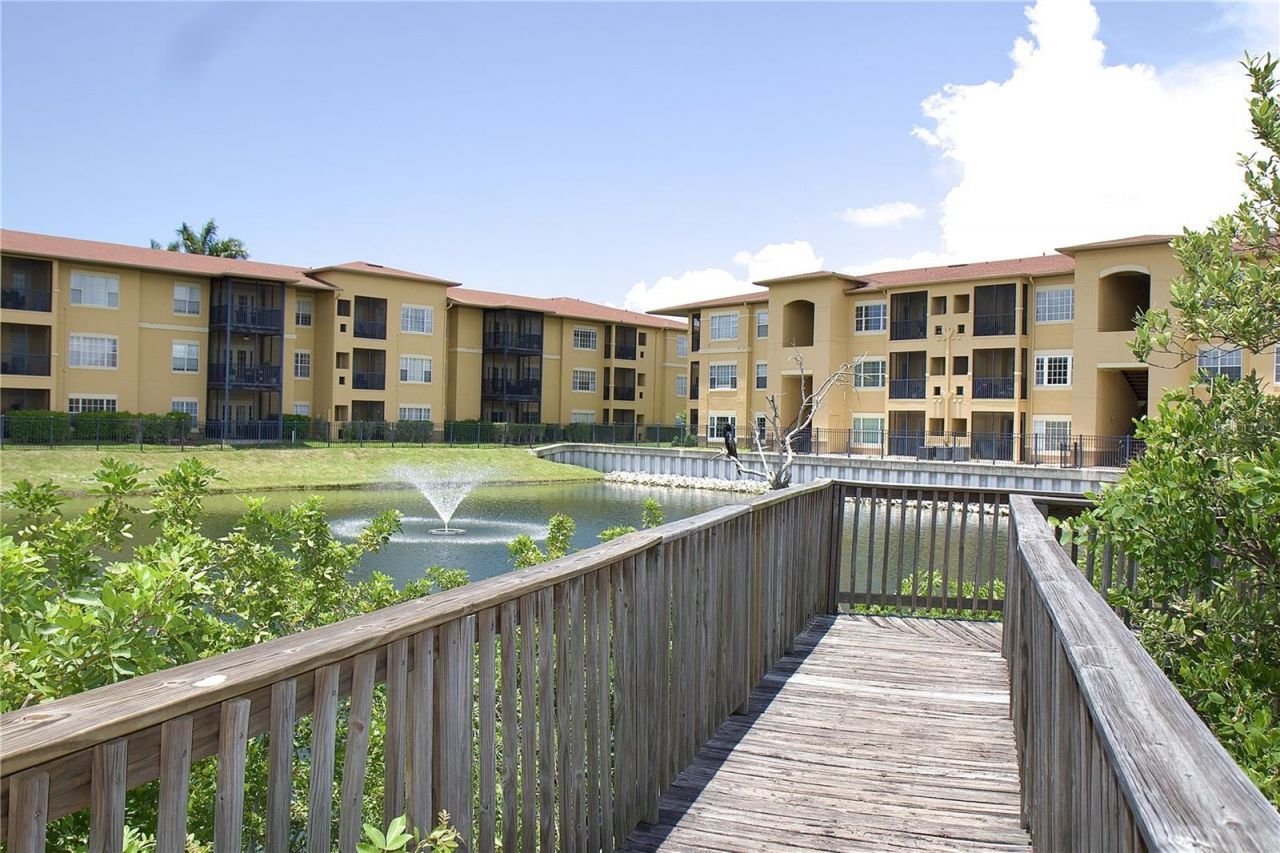 4323 Bayside Village Drive , Unit 306, Tampa, FL 33615 Photo