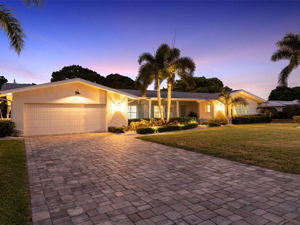 616 PINELAND AVENUE , BELLEAIR, FL 33756