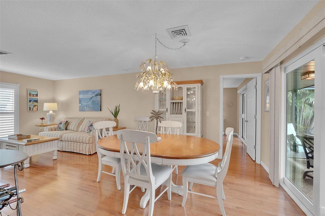 732 S Gondola Drive, Venice, FL 34293 Photo