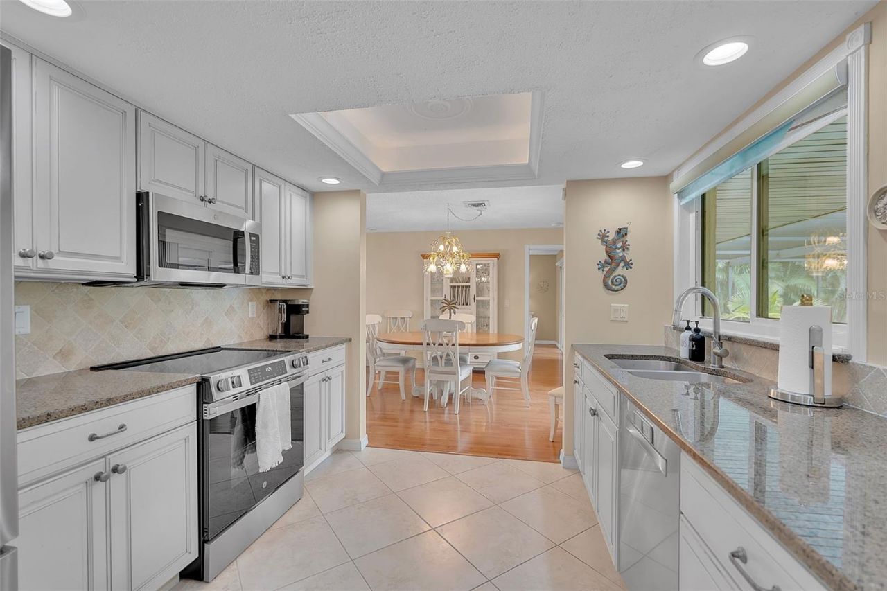 732 S Gondola Drive, Venice, FL 34293 Photo