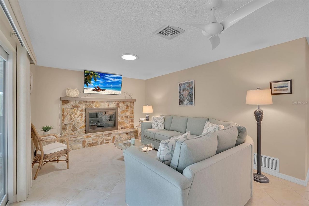 732 S Gondola Drive, Venice, FL 34293 Photo
