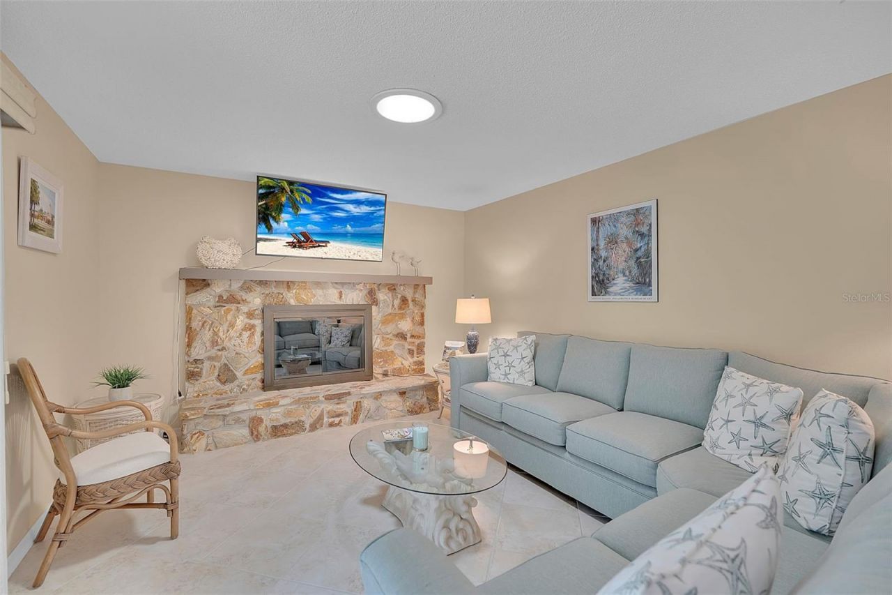 732 S Gondola Drive, Venice, FL 34293 Photo