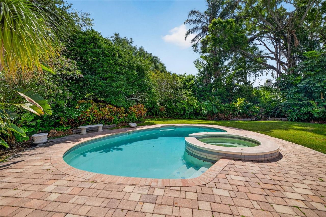 461 Ponce De Leon Boulevard, Belleair, FL 33756 Photo