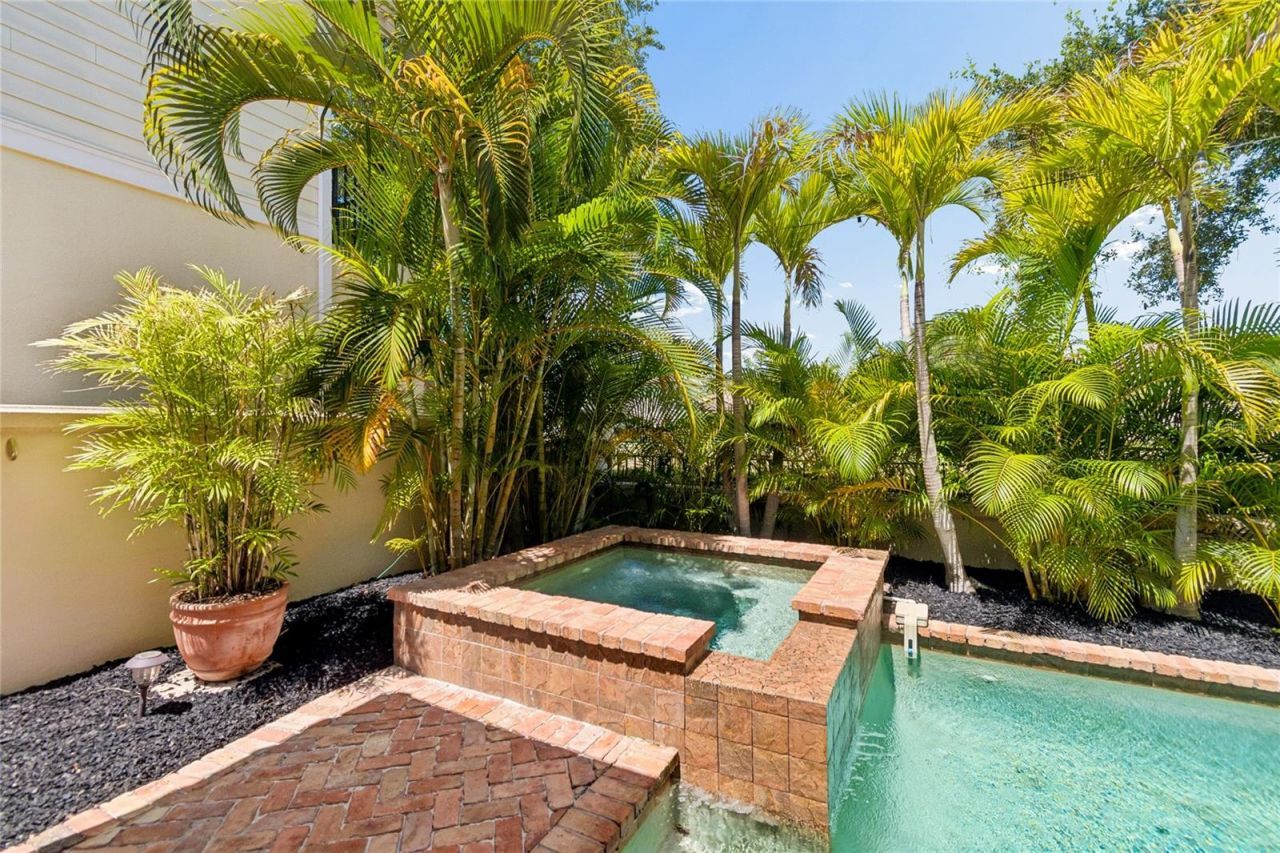 6009 Yeats Manor Drive, Tampa, FL 33616 Photo