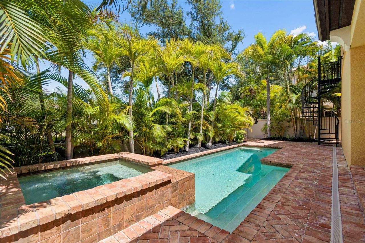 6009 Yeats Manor Drive, Tampa, FL 33616 Photo