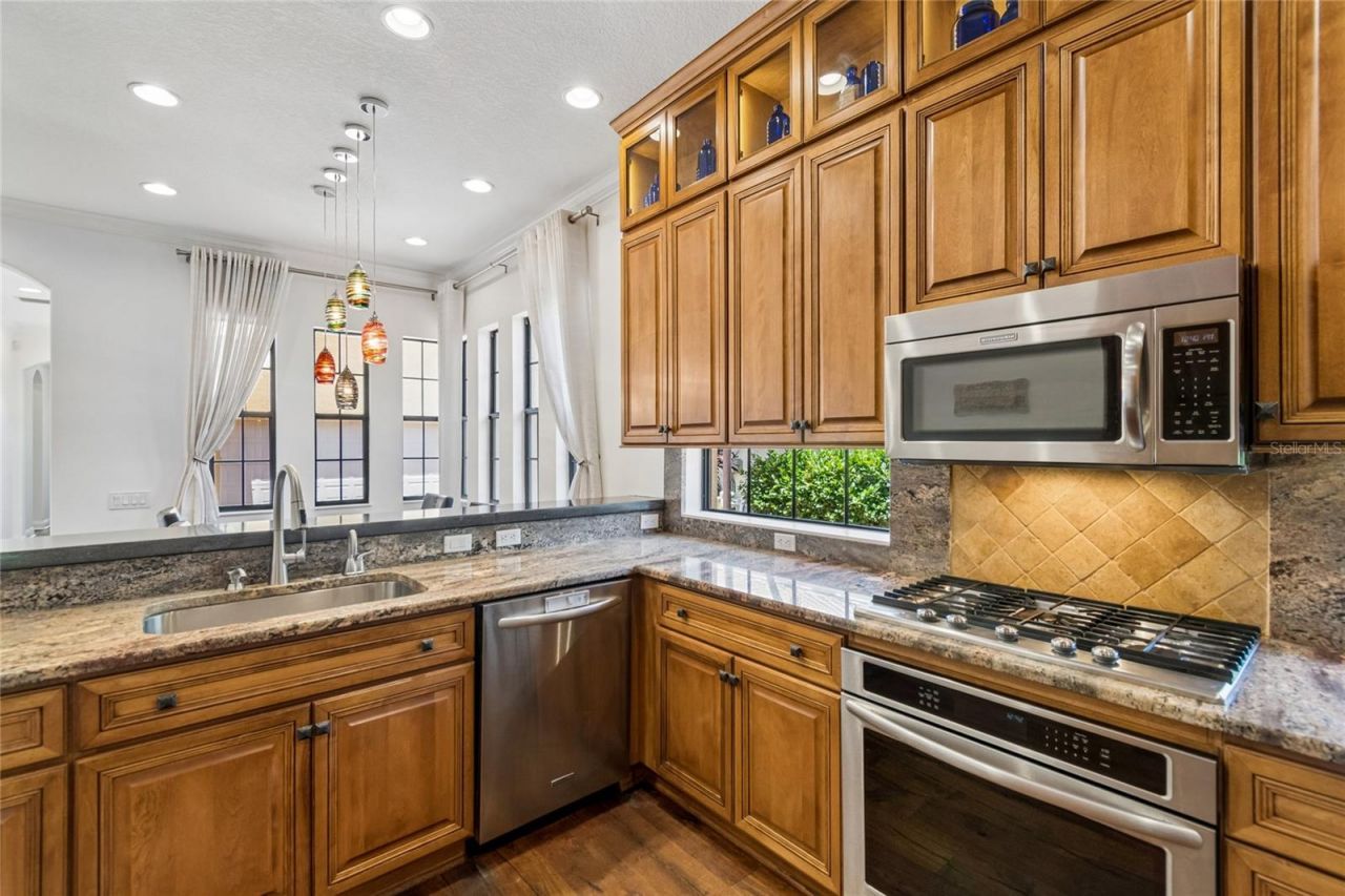 6009 Yeats Manor Drive, Tampa, FL 33616 Photo