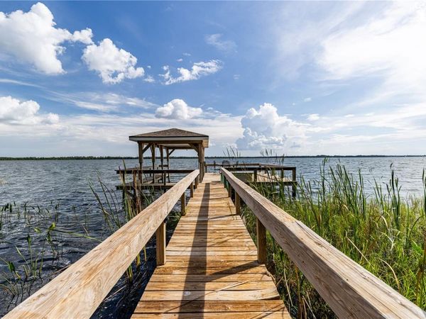 32834 LAKESHORE DRIVE, TAVARES, FL 32778