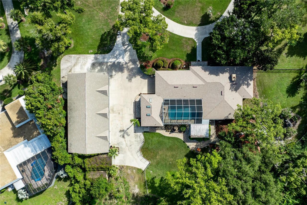 32834 Lakeshore Drive, Tavares, FL 32778 Photo