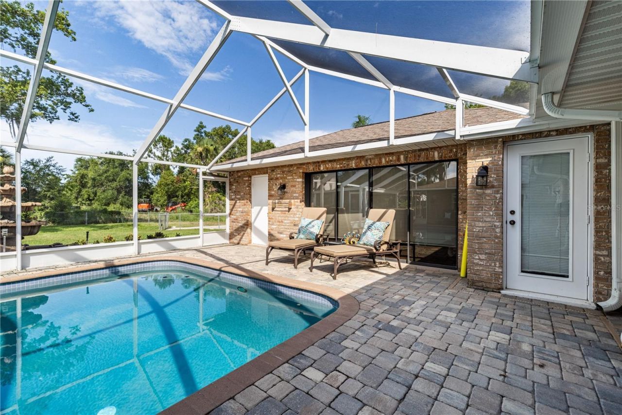 32834 Lakeshore Drive, Tavares, FL 32778 Photo