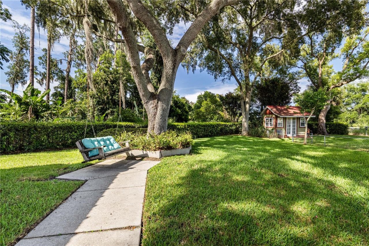 32834 Lakeshore Drive, Tavares, FL 32778 Photo