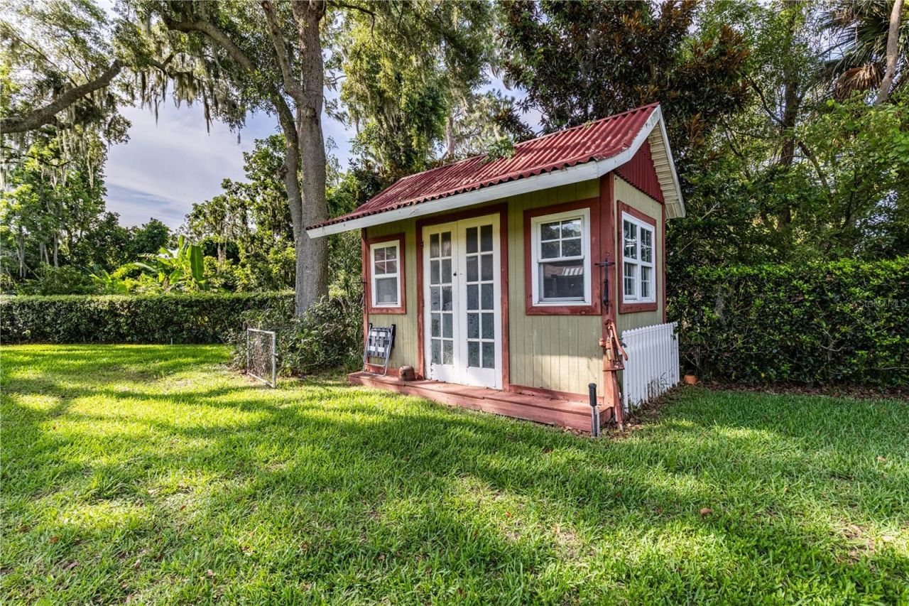 32834 Lakeshore Drive, Tavares, FL 32778 Photo