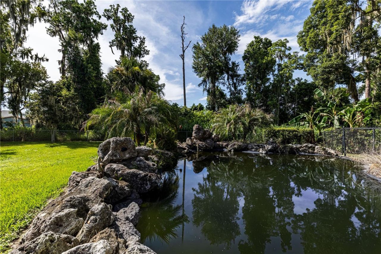 32834 Lakeshore Drive, Tavares, FL 32778 Photo