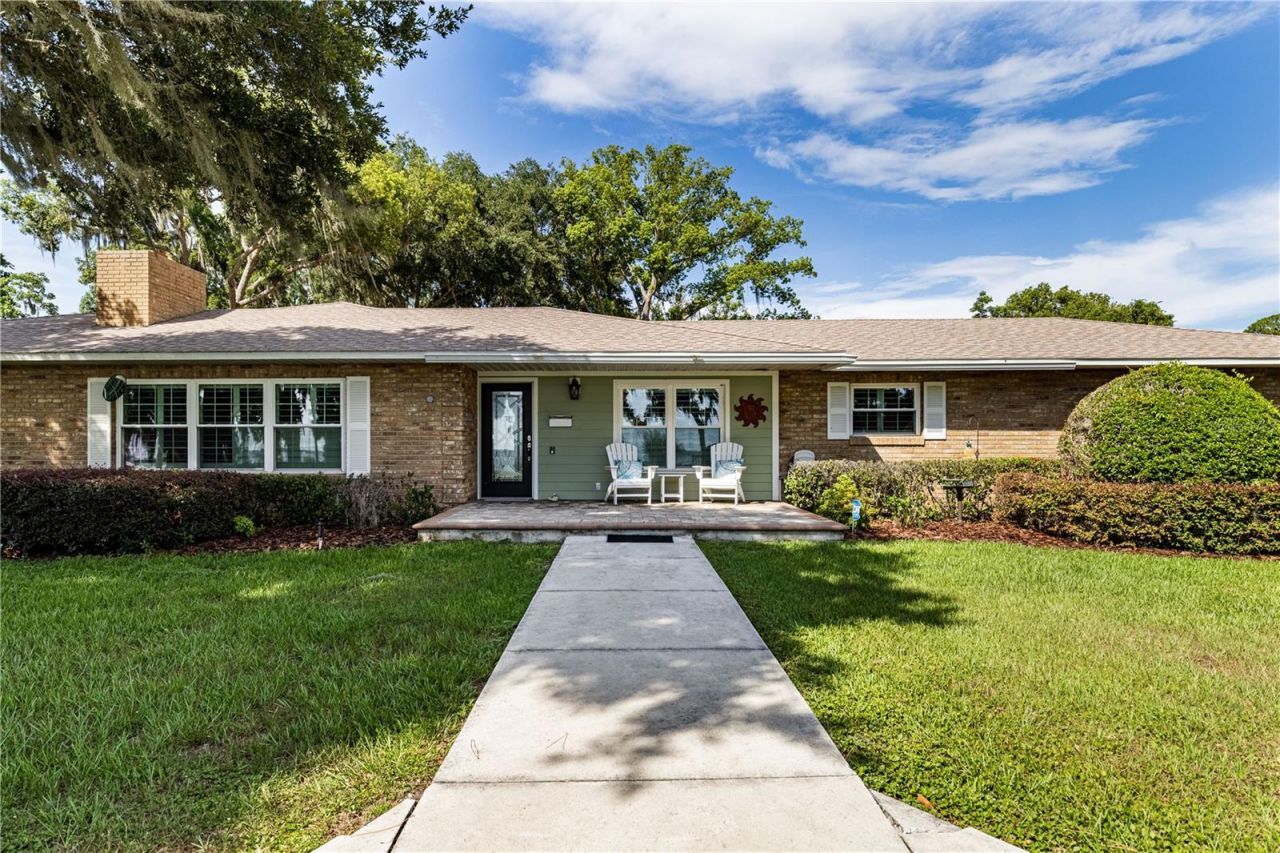 32834 Lakeshore Drive, Tavares, FL 32778 Photo