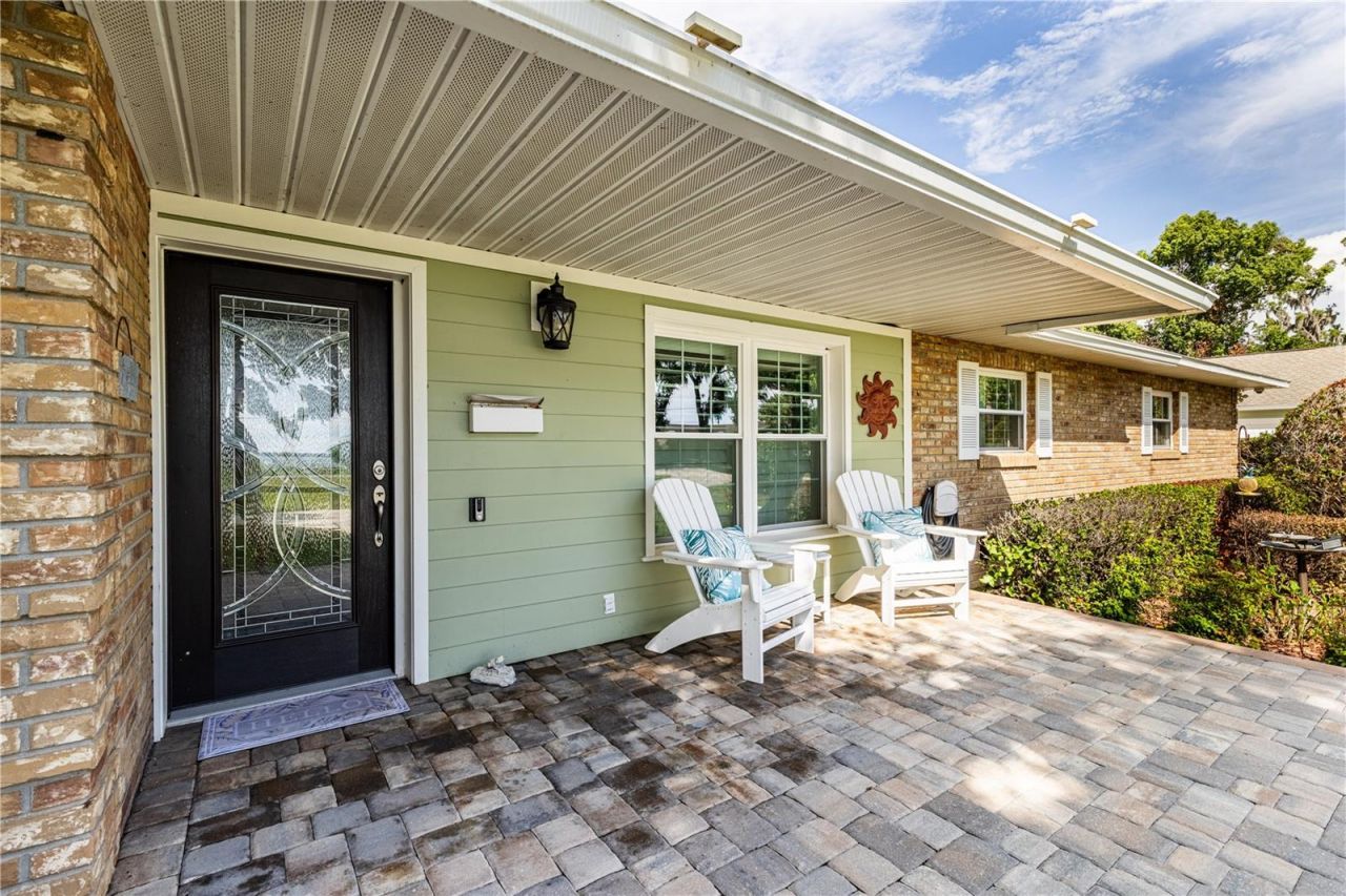 32834 Lakeshore Drive, Tavares, FL 32778 Photo