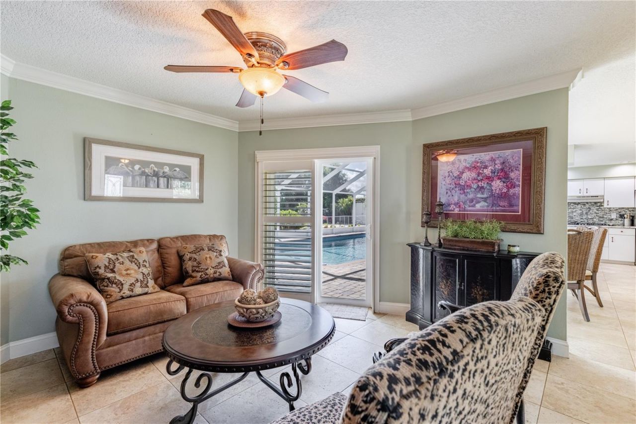 32834 Lakeshore Drive, Tavares, FL 32778 Photo