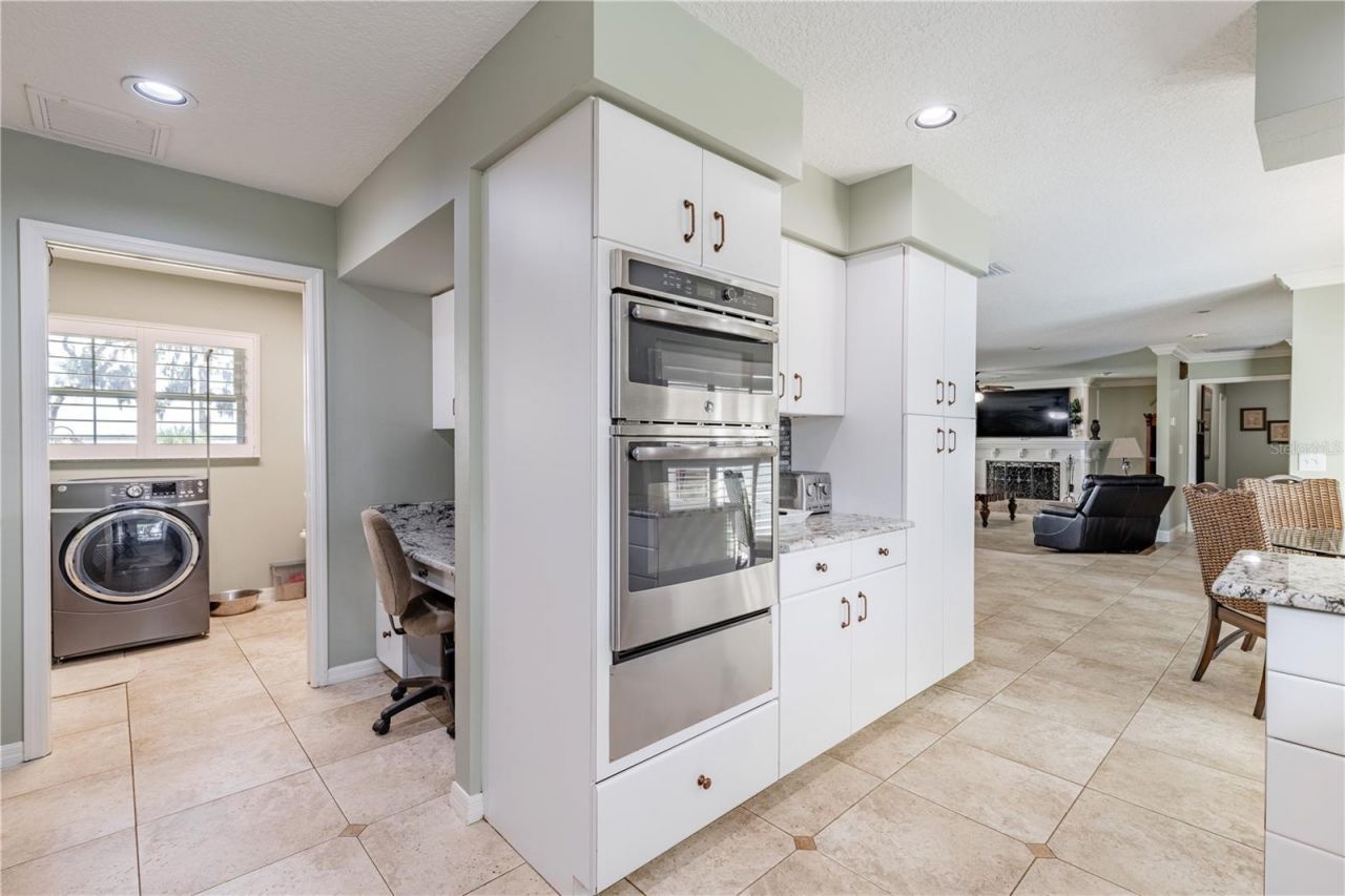 32834 Lakeshore Drive, Tavares, FL 32778 Photo