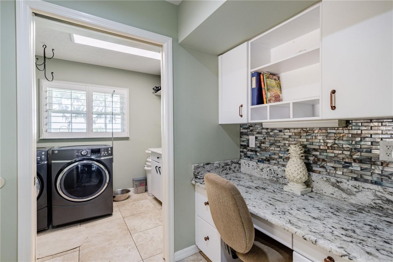 32834 Lakeshore Drive, Tavares, FL 32778 Photo
