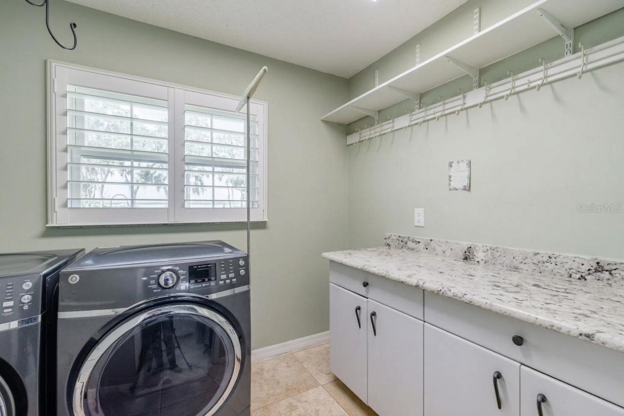 32834 Lakeshore Drive, Tavares, FL 32778 Photo