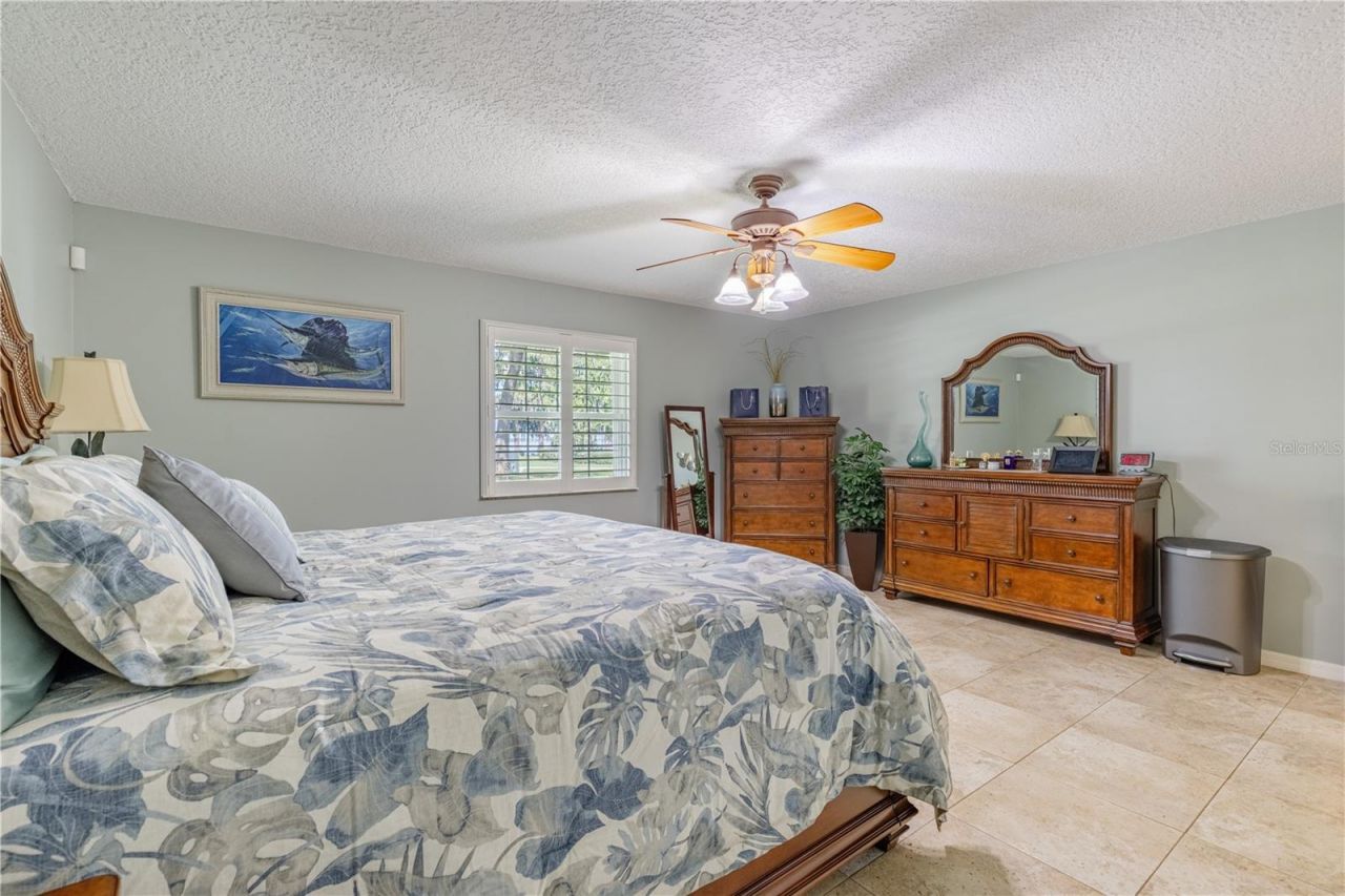 32834 Lakeshore Drive, Tavares, FL 32778 Photo