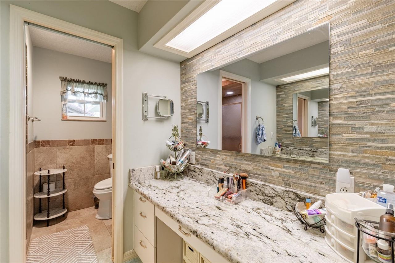 32834 Lakeshore Drive, Tavares, FL 32778 Photo