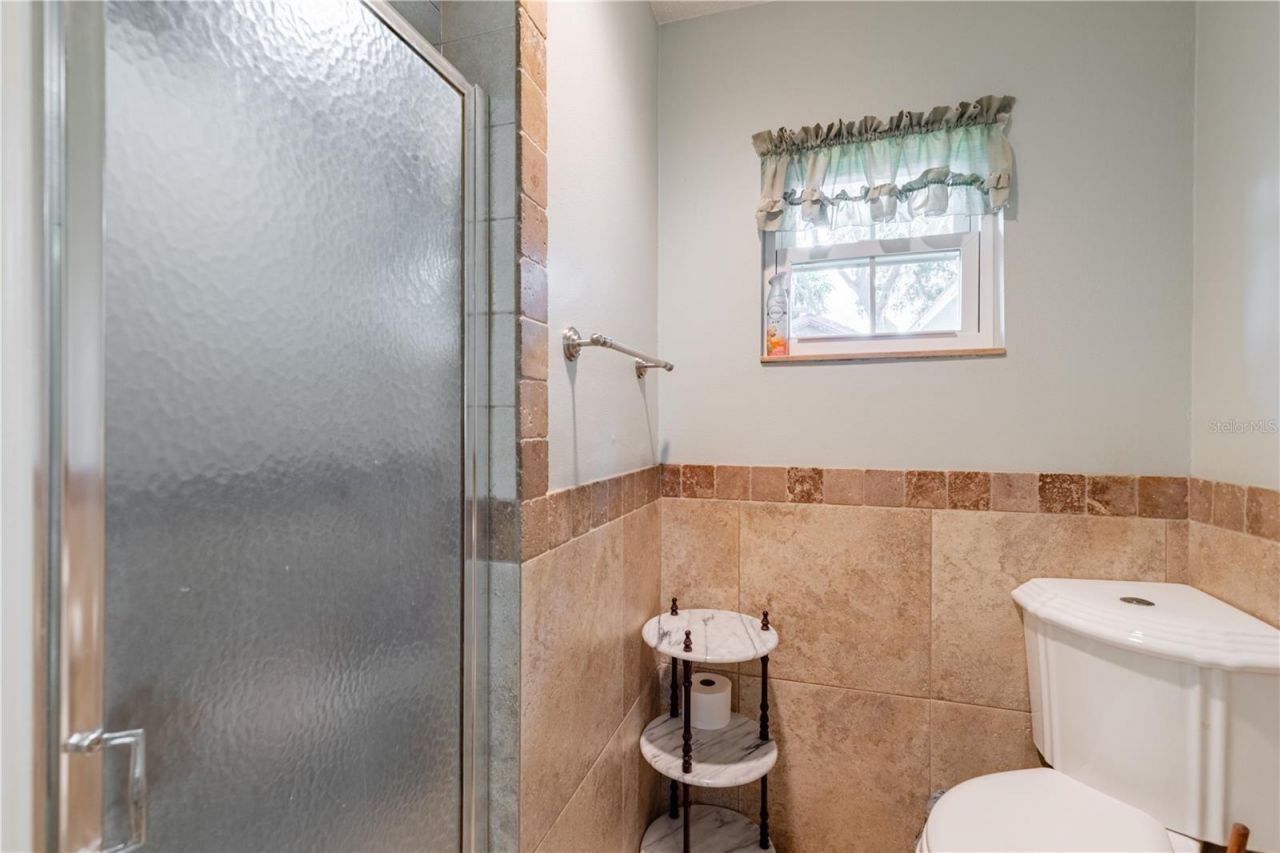 32834 Lakeshore Drive, Tavares, FL 32778 Photo