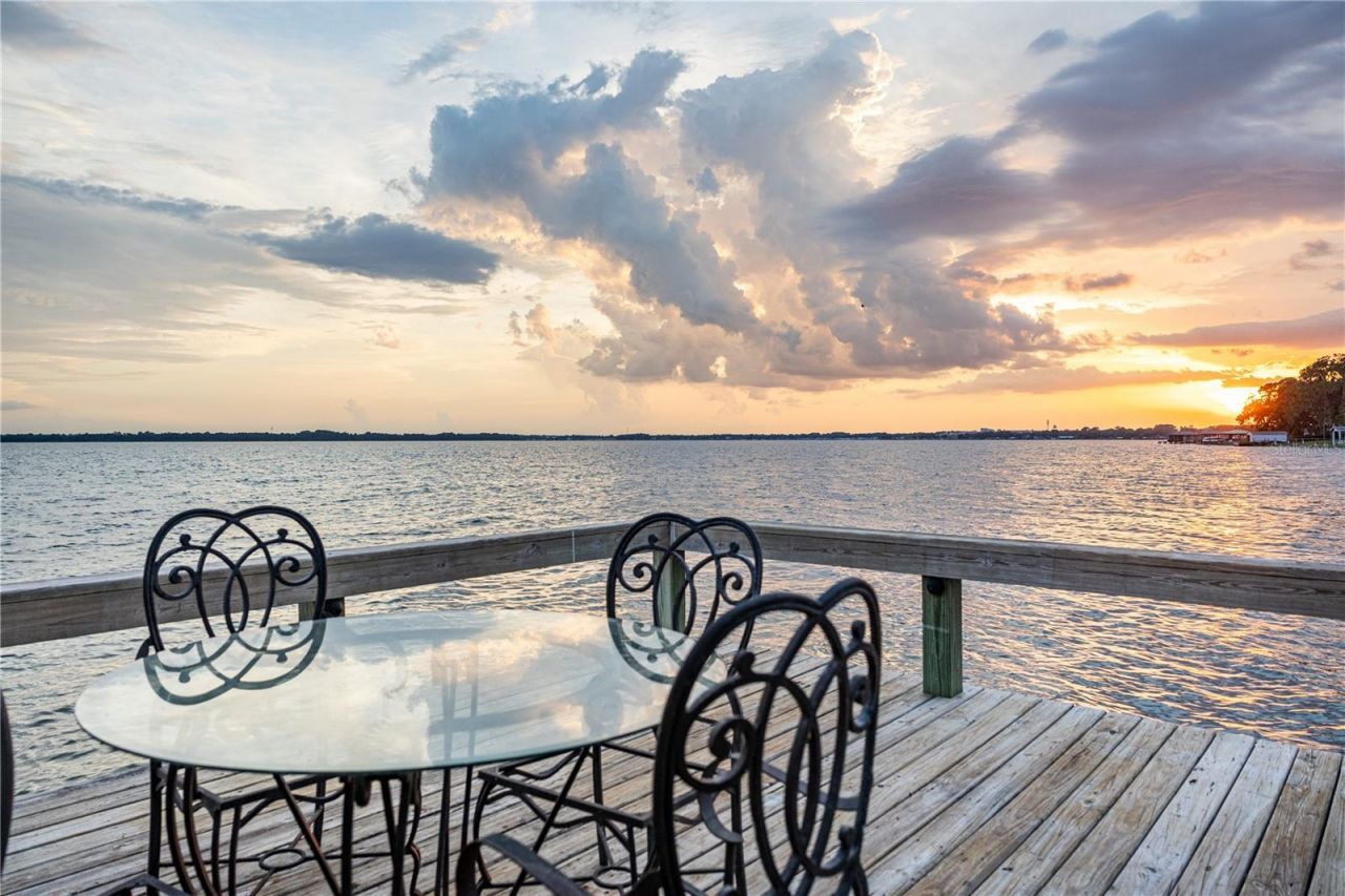 32834 Lakeshore Drive, Tavares, FL 32778 Photo