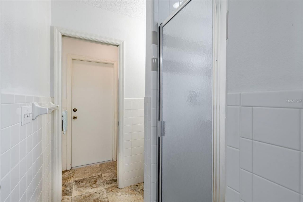 32834 Lakeshore Drive, Tavares, FL 32778 Photo