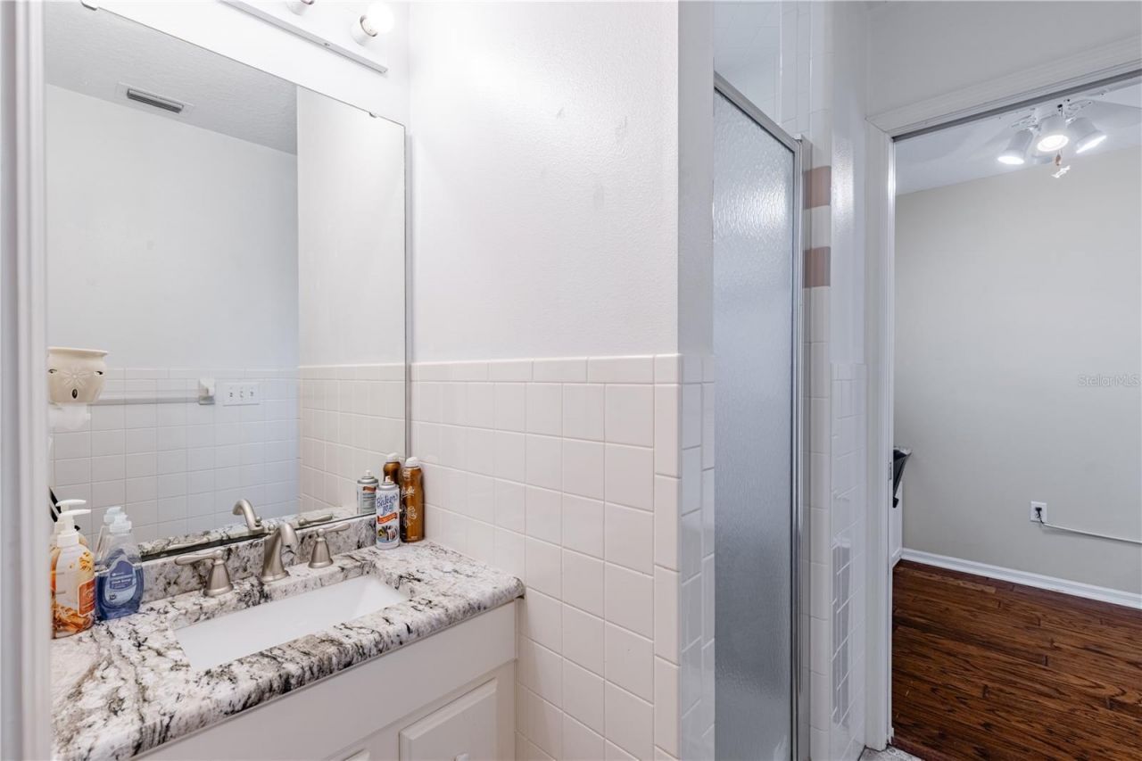 32834 Lakeshore Drive, Tavares, FL 32778 Photo