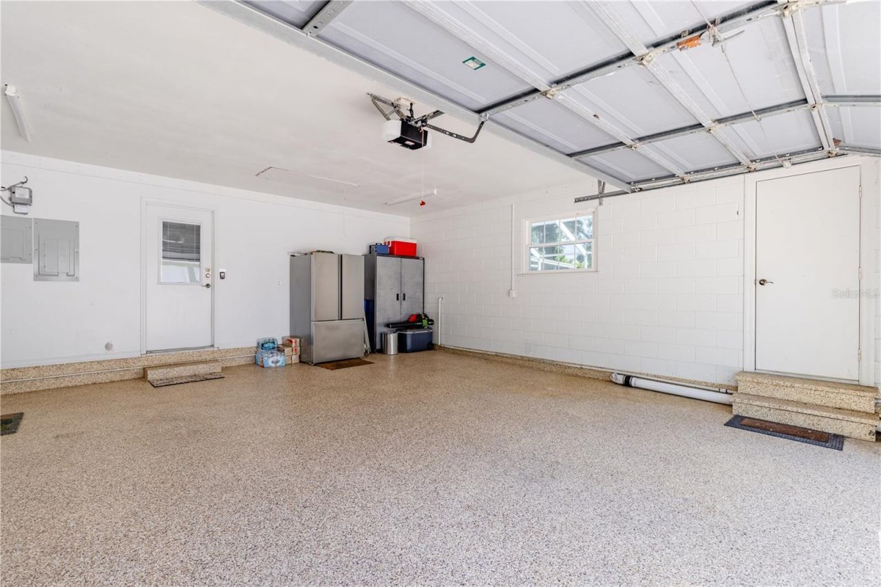 32834 Lakeshore Drive, Tavares, FL 32778 Photo