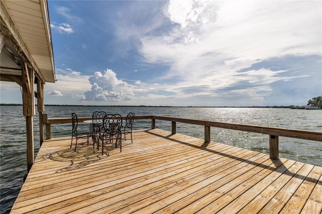 32834 Lakeshore Drive, Tavares, FL 32778 Photo