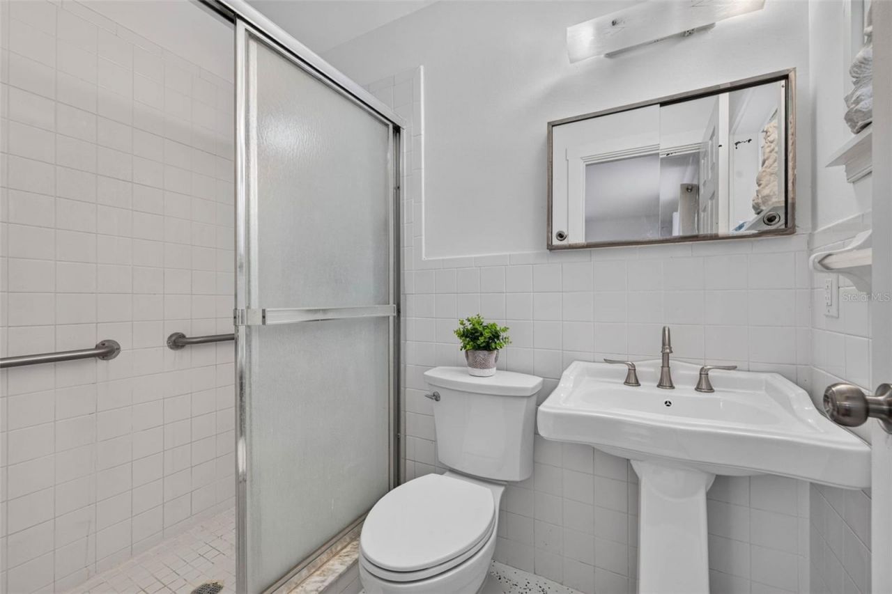 1667 N Dakota Avenue Ne, Saint Petersburg, FL 33703 Photo