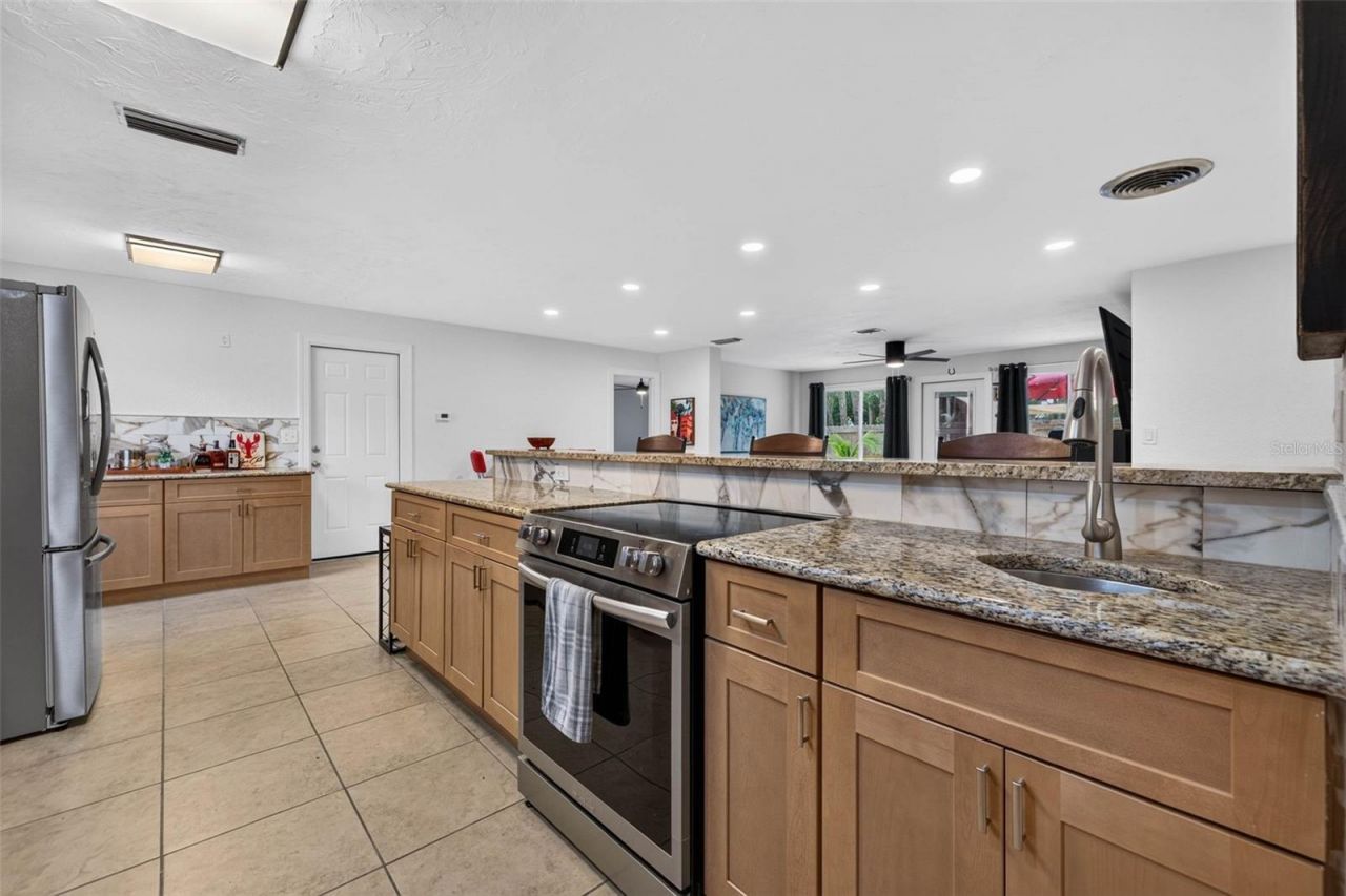 1667 N Dakota Avenue Ne, Saint Petersburg, FL 33703 Photo