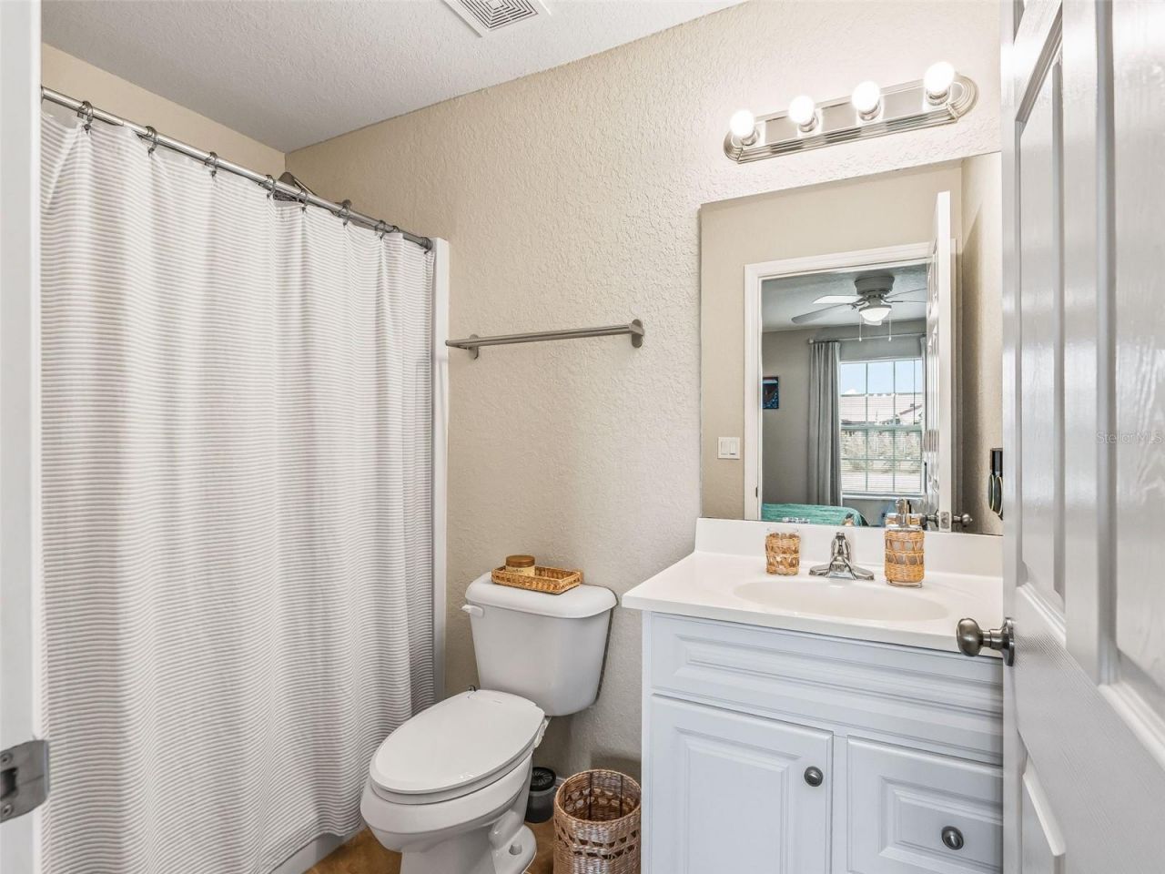 8 Juniper Loop Drive , Ocala, FL 34480 Photo