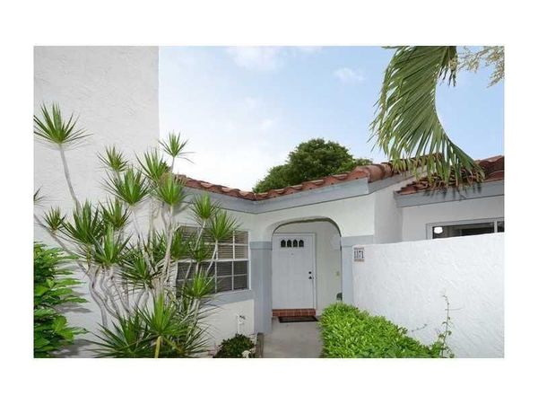 1371 Cottonwood Circle, Weston, FL 33326