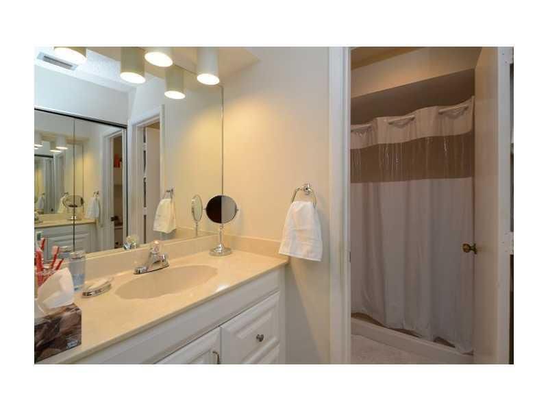 1371 Cottonwood Circle, Weston, FL 33326 Photo
