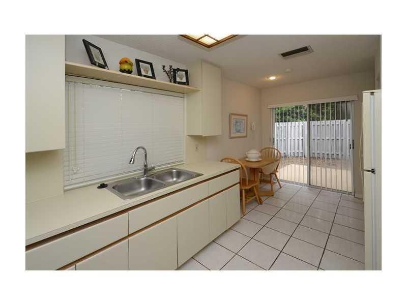 1371 Cottonwood Circle, Weston, FL 33326 Photo