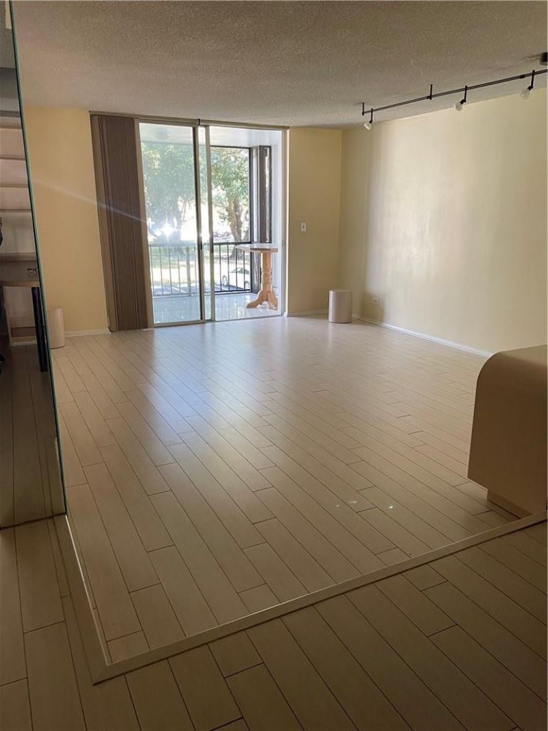 3660 Inverrary Drive, Unit 2f, Lauderhill, FL 33319 Photo
