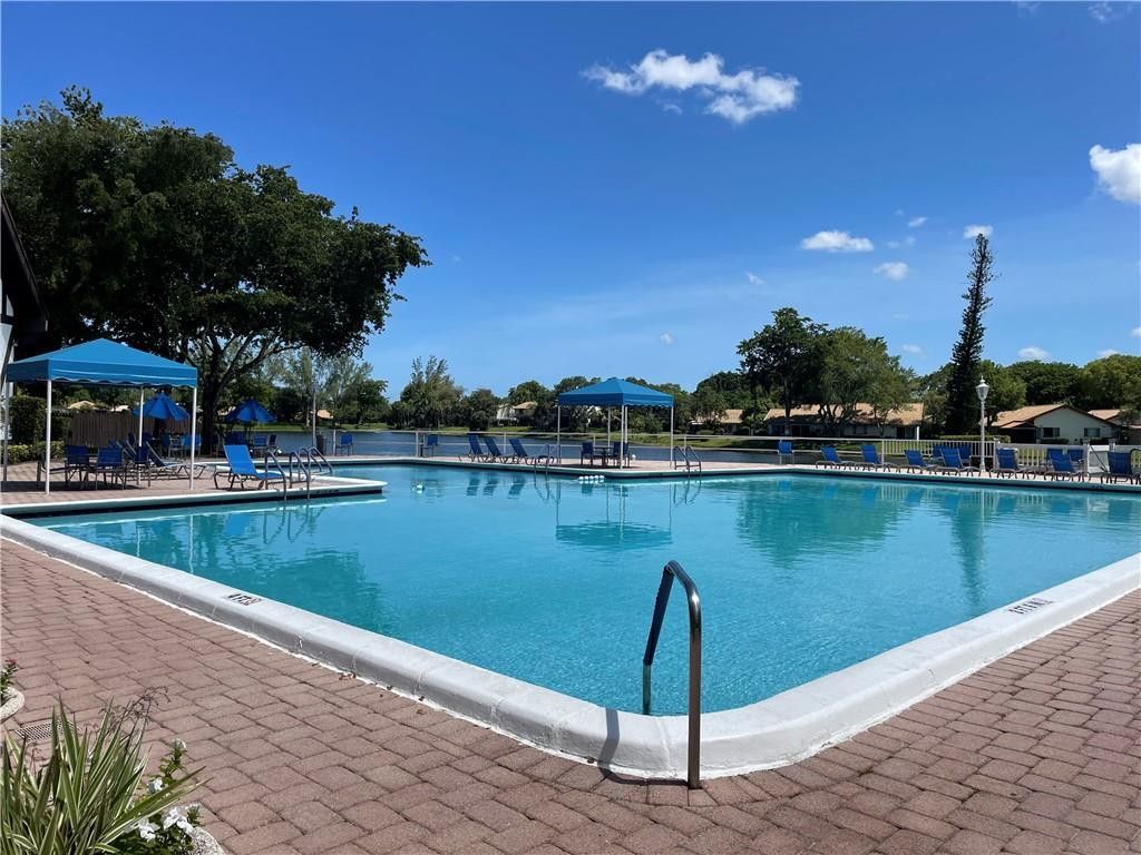 3660 Inverrary Drive, Unit 2f, Lauderhill, FL 33319 Photo
