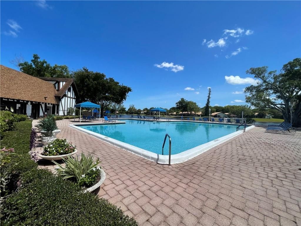 3660 Inverrary Drive, Unit 2f, Lauderhill, FL 33319 Photo