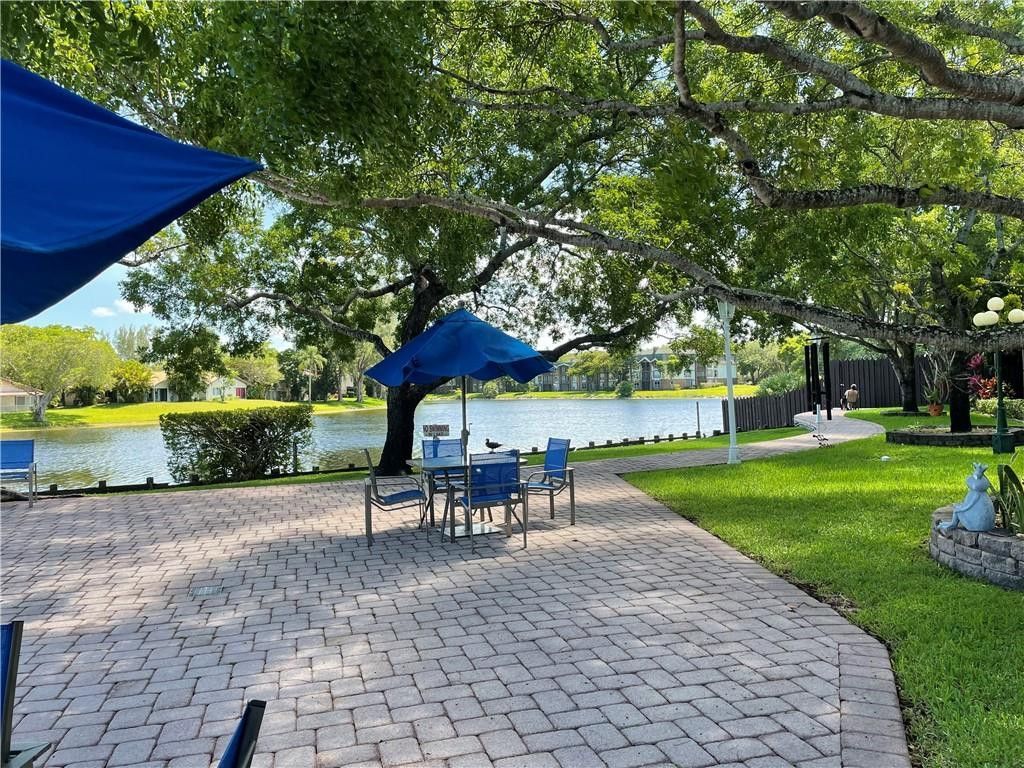 3660 Inverrary Drive, Unit 2f, Lauderhill, FL 33319 Photo