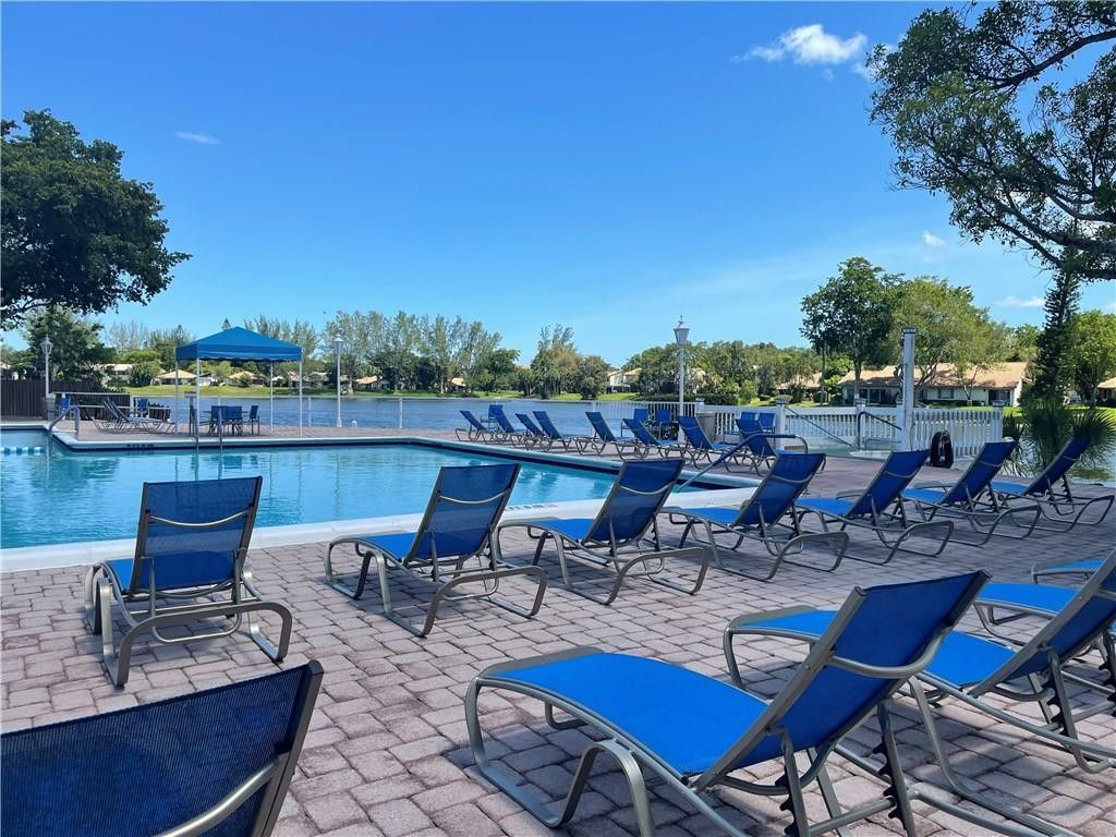 3660 Inverrary Drive, Unit 2f, Lauderhill, FL 33319 Photo
