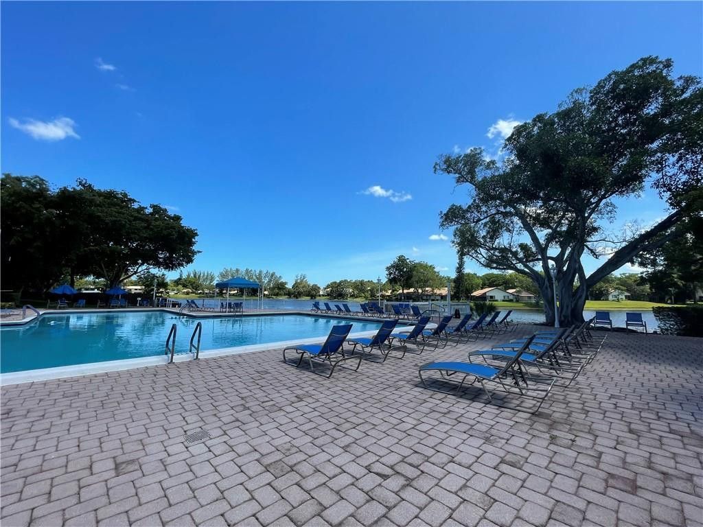 3660 Inverrary Drive, Unit 2f, Lauderhill, FL 33319 Photo