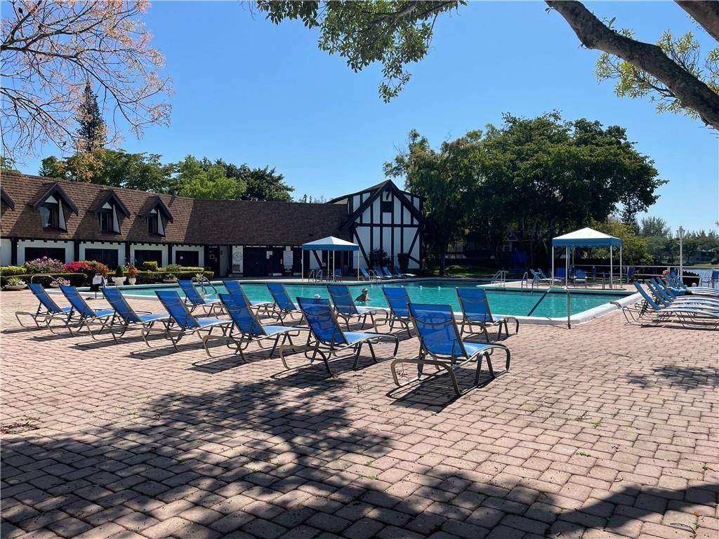 3660 Inverrary Drive, Unit 2f, Lauderhill, FL 33319 Photo